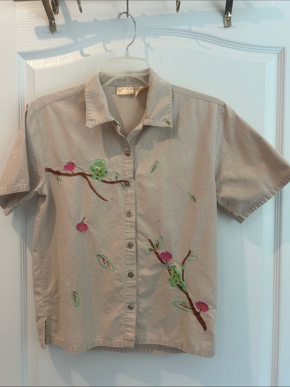 Vintage Bobbie Brooks Tan Short Sleeve Button-Up Frog & Floral Embroidery small